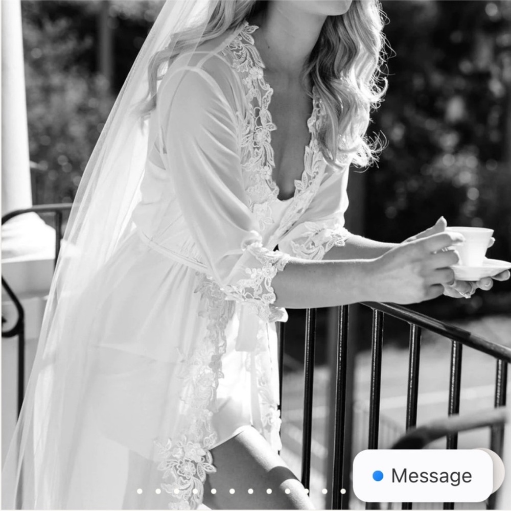 Luxurious Lace Bridal Robe in White
